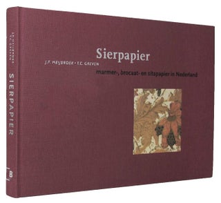 Item #037615 SIERPAPIER. Marmer-, brocaat-en sitspapier in Nederland.[Text in Dutch, with a...
