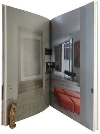 Item #177039 BEST OF 500 contemporary interiors. Jo Pauwels, Photographer